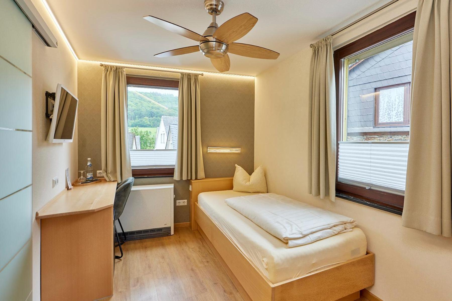 Hotel-Restaurant Ehses Zeltingen-Rachtig Buitenkant foto